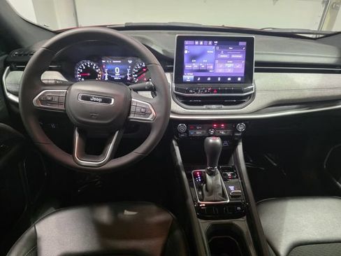 Used 2023 Jeep Compass Latitude AWD/4WD image 12