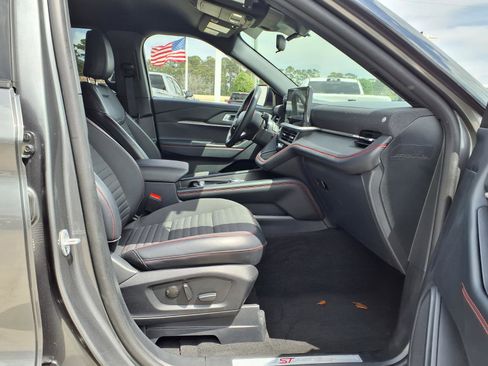 Used 2025 Ford Explorer ST-Line AWD/4WD image 7