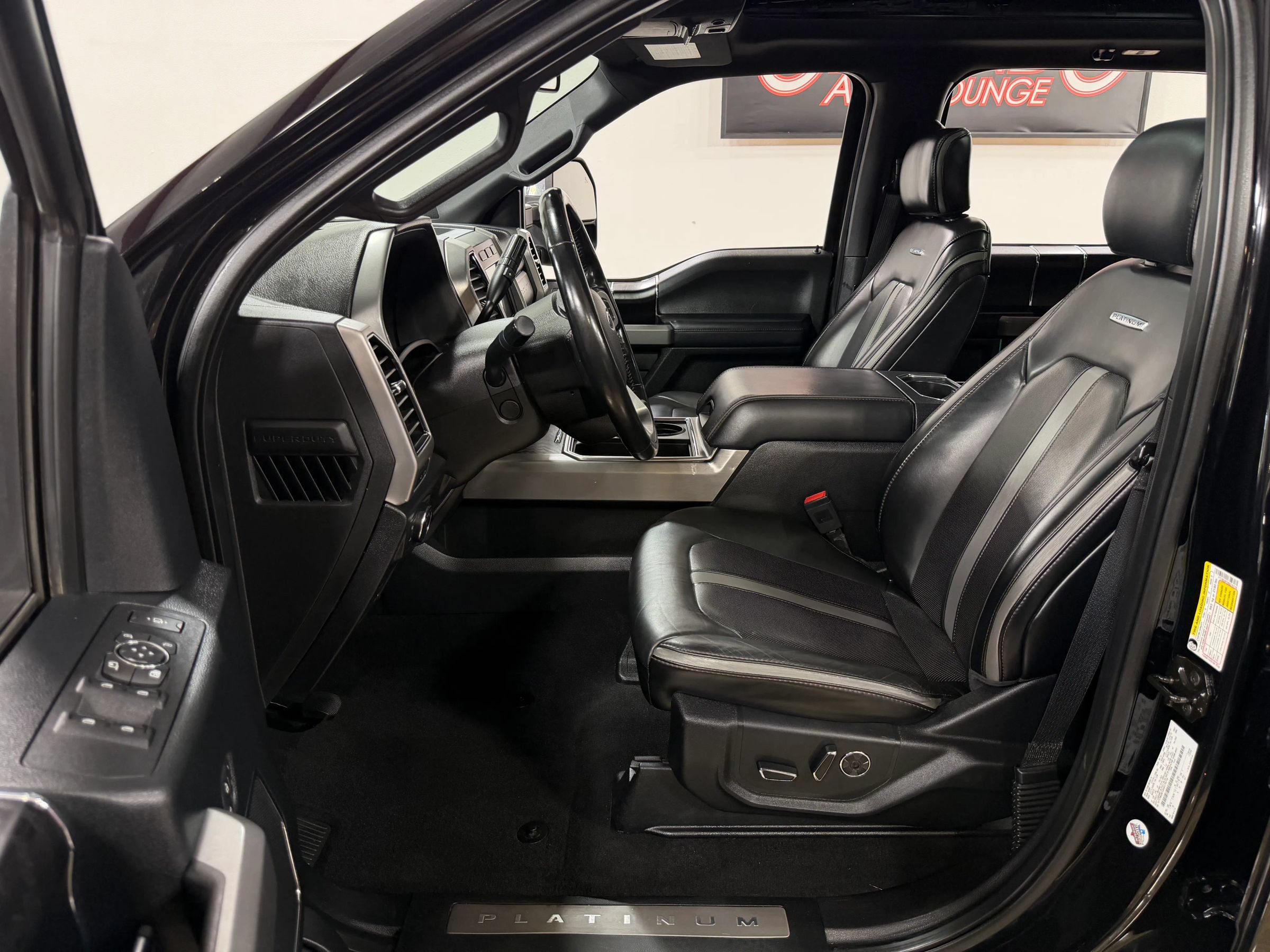 Used 2019 Ford F250 Platinum w/ Platinum Ultimate Package AWD/4WD image 14