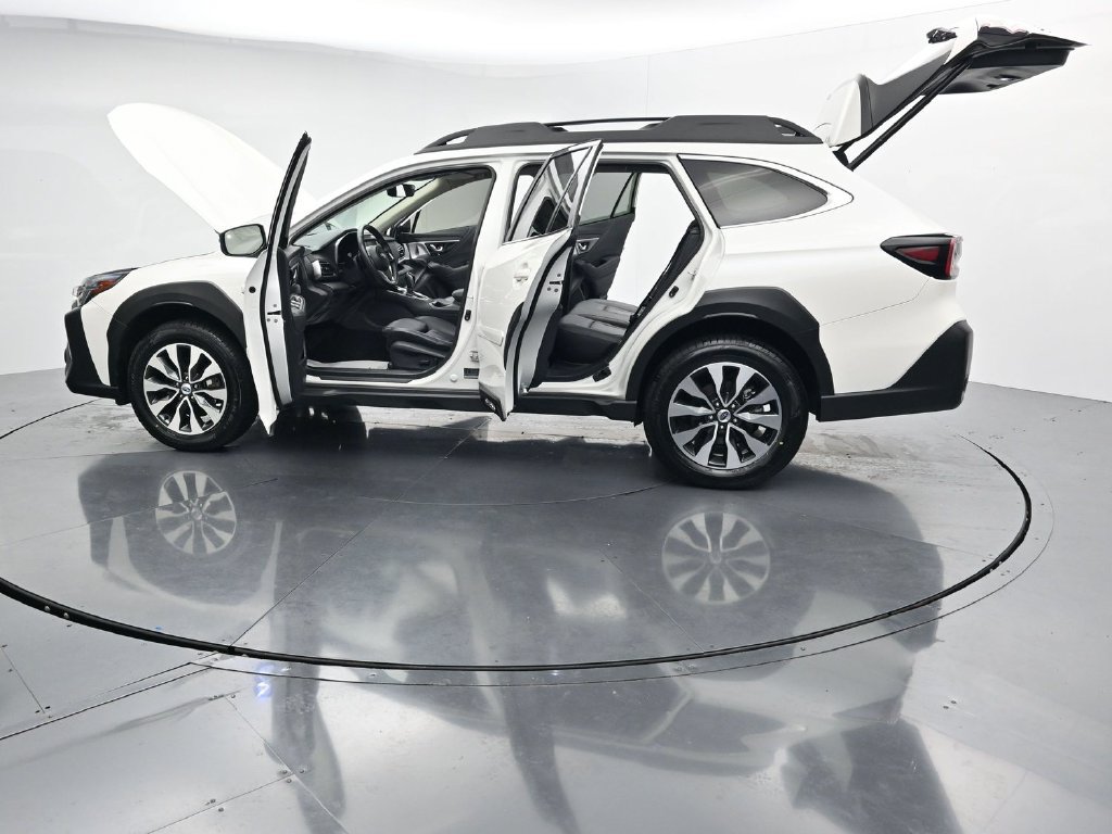 Used 2025 Subaru Outback Limited AWD/4WD image 45