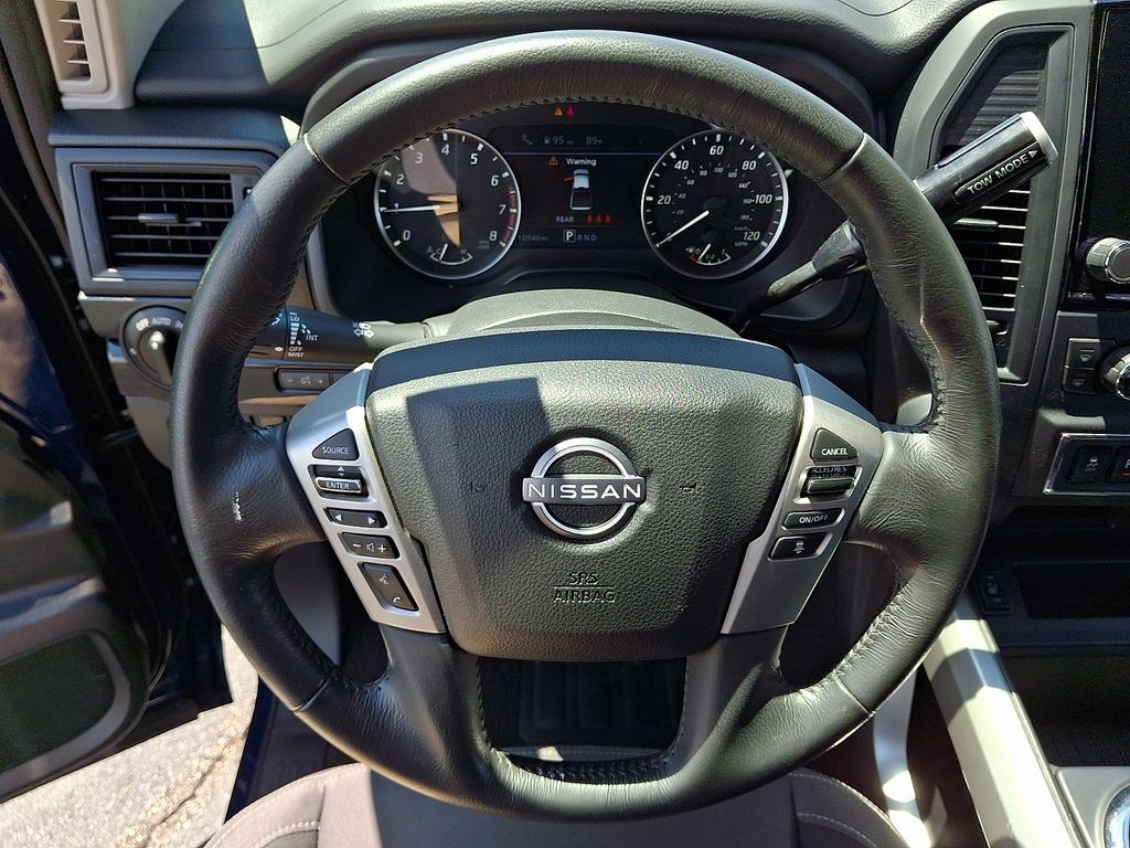 Used 2024 Nissan Titan SV w/ SV Convenience Package RWD image 18