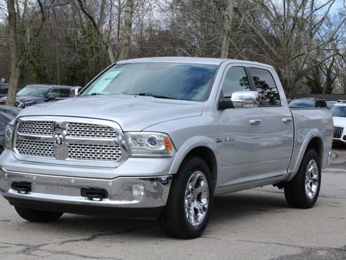 Used 2017 RAM 1500 Laramie w/ Convenience Group AWD/4WD image 3