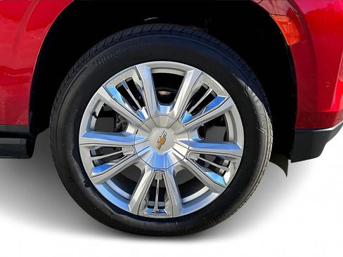 Used 2024 Chevrolet Suburban High Country image 34