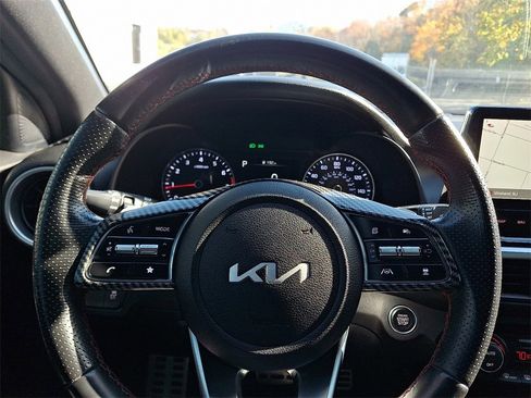 Used 2022 Kia Forte GT w/ GT Technology Package image 19