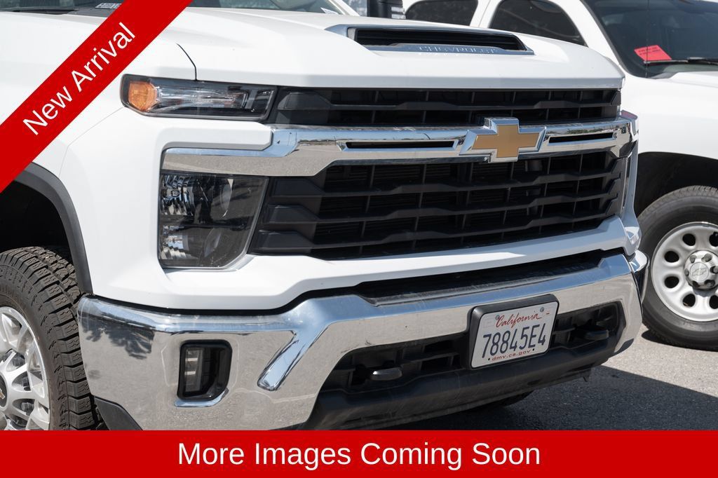 Used 2025 Chevrolet Silverado 2500 LT w/ Convenience Package AWD/4WD image 6