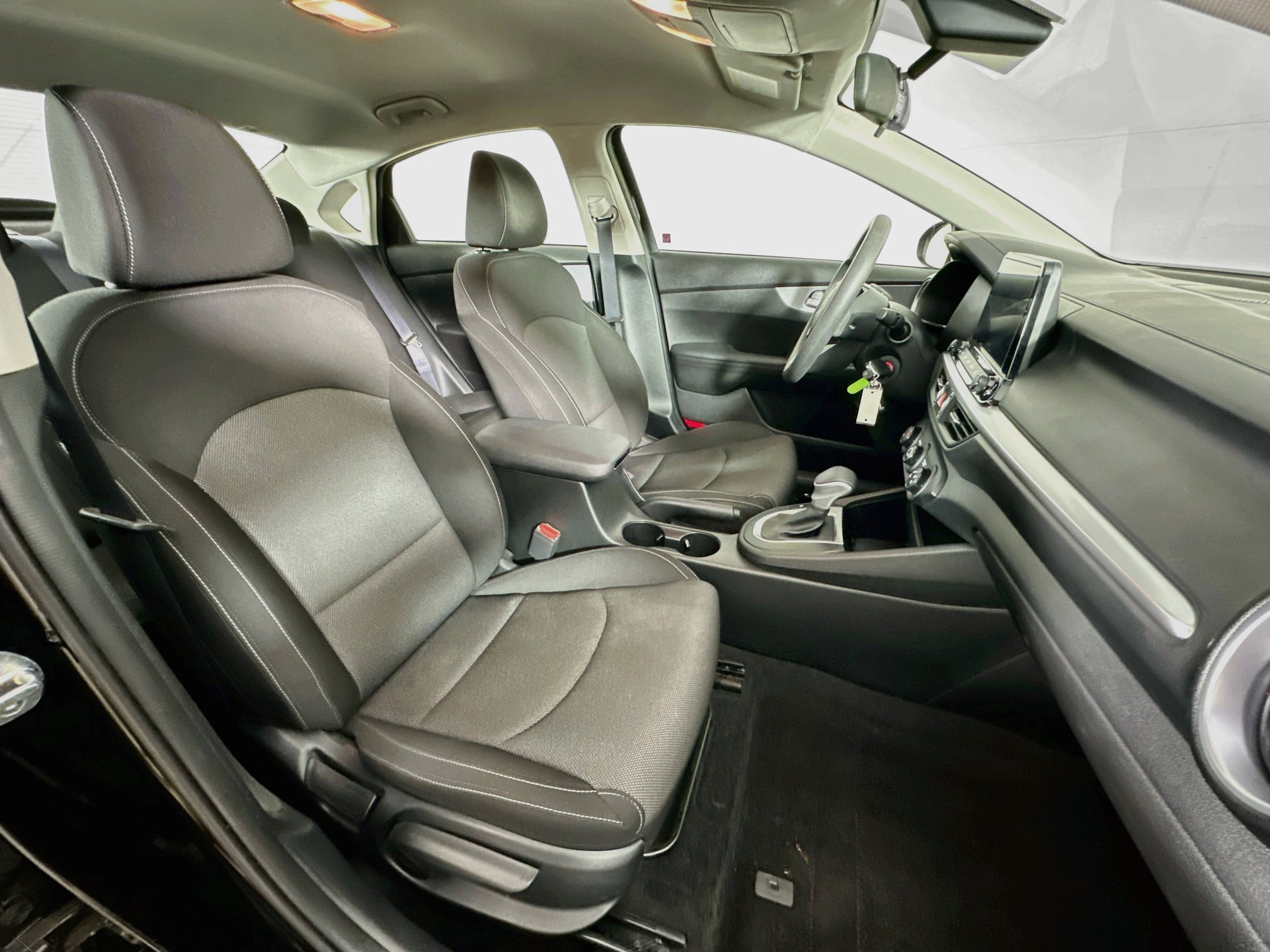 Used 2023 Kia Forte LXS w/ LXS Technology Package FWD image 29