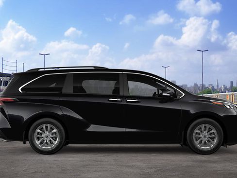 New 2026 Toyota Sienna XLE AWD/4WD image 12