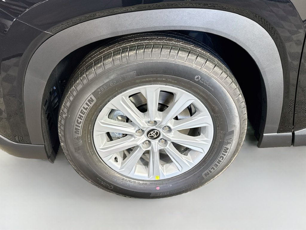 New 2026 Toyota Grand Highlander XLE FWD image 4