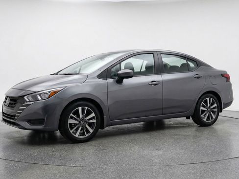Used 2025 Nissan Versa SV FWD image 3