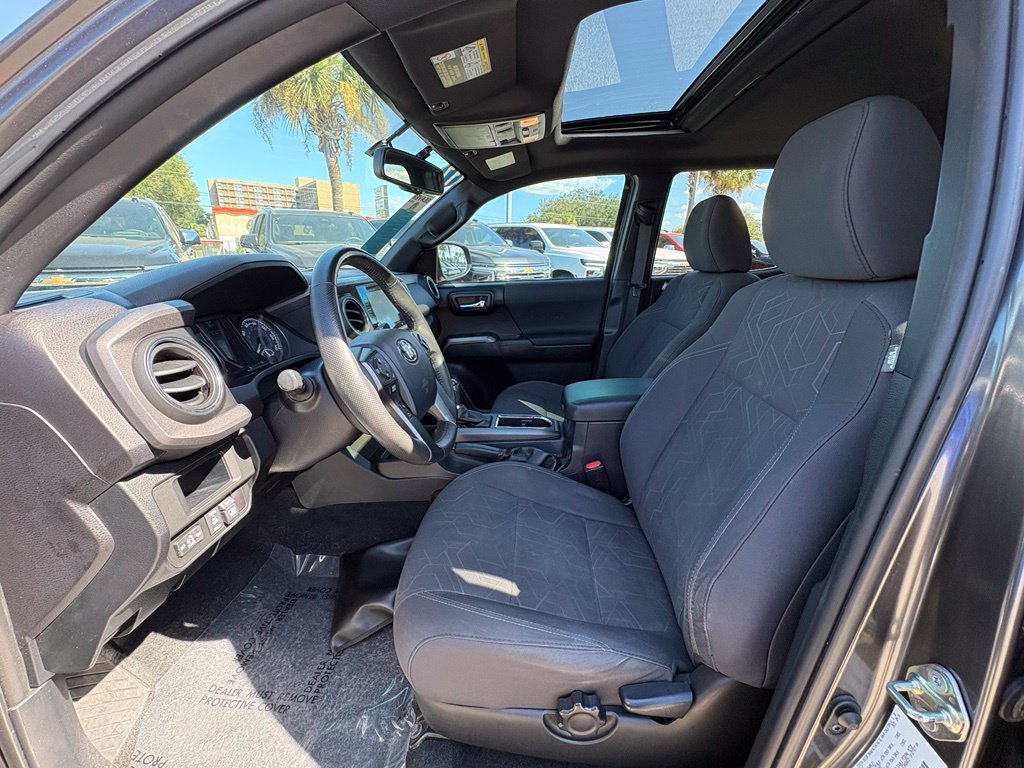 Used 2017 Toyota Tacoma TRD Off-Road RWD image 13