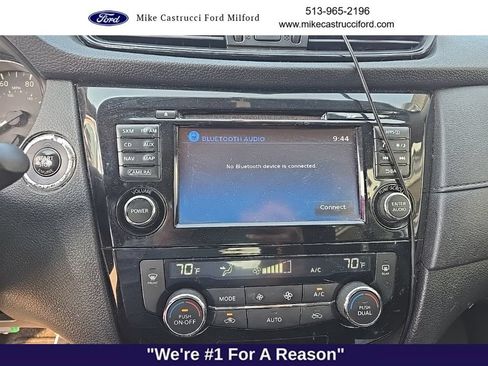 Used 2017 Nissan Rogue SV w/ SV Premium Package AWD/4WD image 8