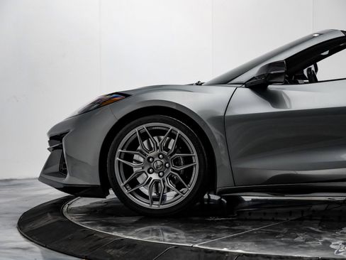 Used 2024 Chevrolet Corvette Z06 image 9