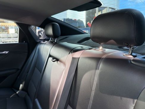 Used 2016 Chevrolet Impala LT image 12