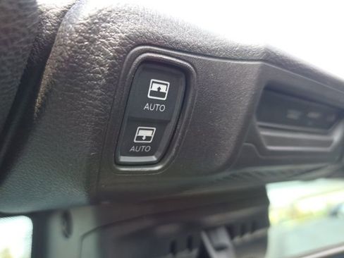 Used 2025 Jeep Wrangler Unlimited Sahara w/ Safety Group image 38