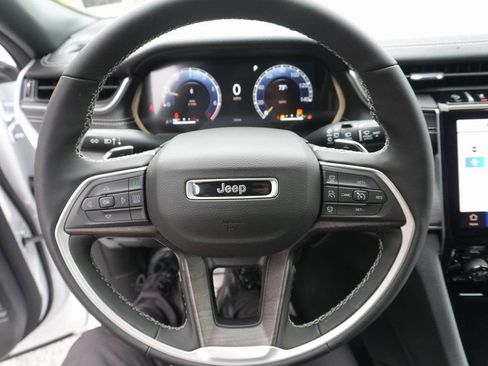 New 2025 Jeep Grand Cherokee L Limited w/ Luxury Tech Group II image 12