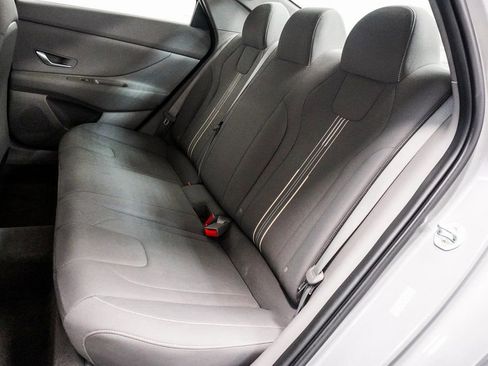 Used 2022 Hyundai Elantra SEL image 7