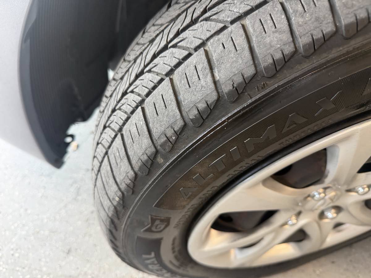 Used 2013 Hyundai Accent GLS FWD image 23