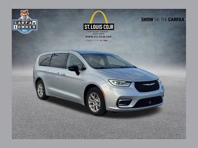 Used 2024 Chrysler Pacifica Touring-L