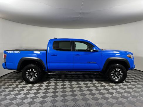 Used 2020 Toyota Tacoma TRD Off-Road w/ TRD Premium Off Road Package AWD/4WD image 4
