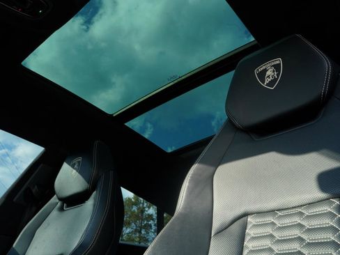 Used 2022 Lamborghini Urus AWD/4WD image 21