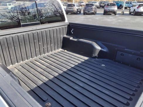 Used 2019 Toyota Tacoma SR5 RWD image 20