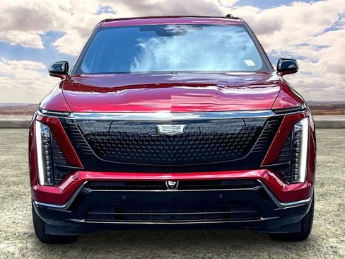 Used 2026 Cadillac Vistiq Sport w/ LPO, Floor Liner Package AWD/4WD image 2