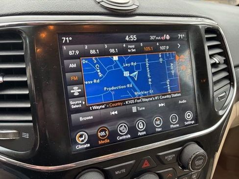 Used 2022 Jeep Grand Cherokee Laredo E w/ Security & Convenience Group image 21