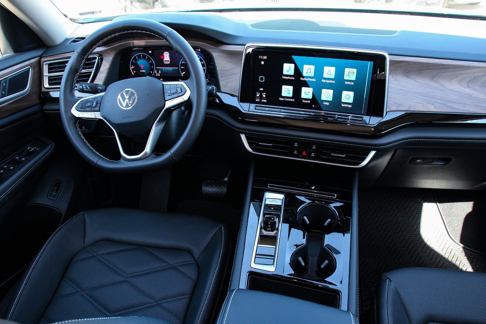 Certified 2026 Volkswagen Atlas SE FWD image 23