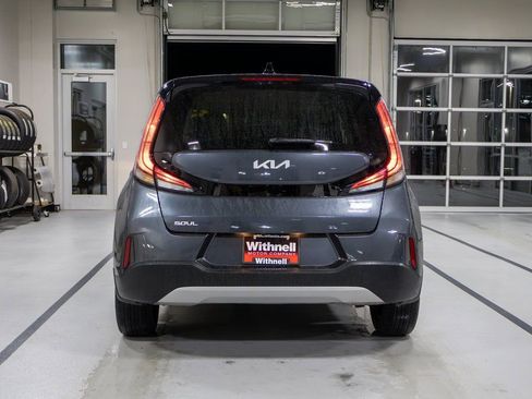 Used 2023 Kia Soul LX image 8