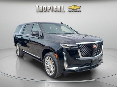 Used 2024 Cadillac Escalade ESV Premium Luxury w/ Performance Package AWD/4WD image 4