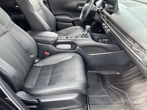 Used 2024 Honda HR-V EX-L image 10