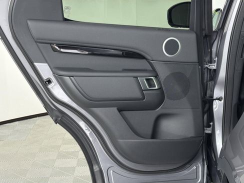 New 2026 Land Rover Discovery S image 25