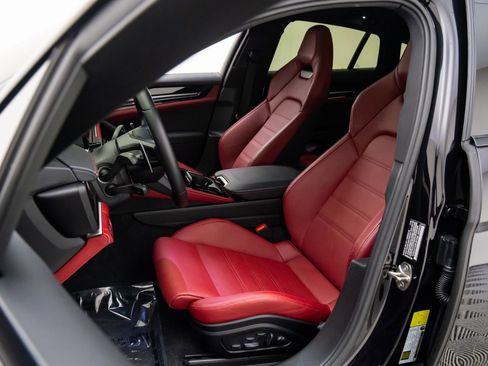 Used 2024 Porsche Panamera 4 image 16
