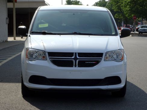 Used 2016 Dodge Grand Caravan SE w/ Quick Order Package 29E SE image 2
