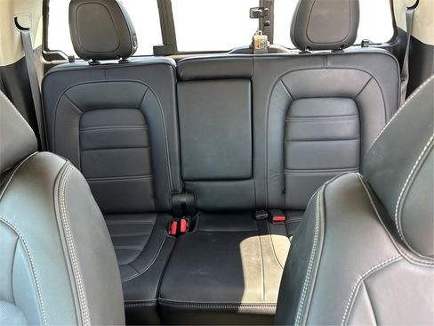 Used 2021 GMC Canyon Denali image 15