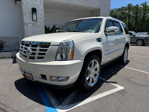 Used 2011 Cadillac Escalade Premium AWD/4WD image 8