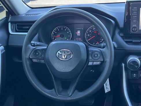 Used 2019 Toyota RAV4 LE image 8