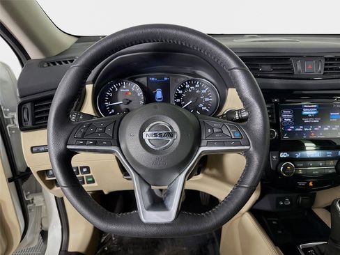 Used 2020 Nissan Rogue SL w/ Premium Package FWD image 13