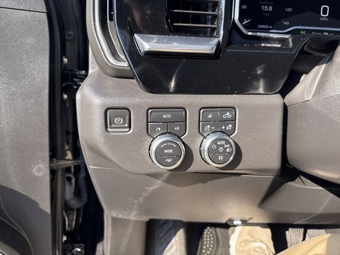 Used 2022 GMC Sierra 1500 SLT w/ SLT Premium Package image 30