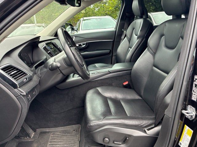 Used 2020 Volvo XC90 T5 Momentum w/ Protection Package AWD/4WD image 9