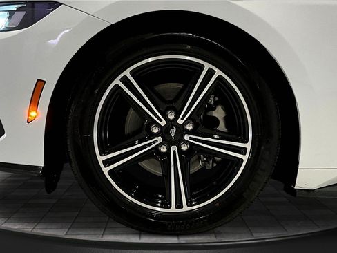 Used 2025 Ford Mustang Premium RWD image 32