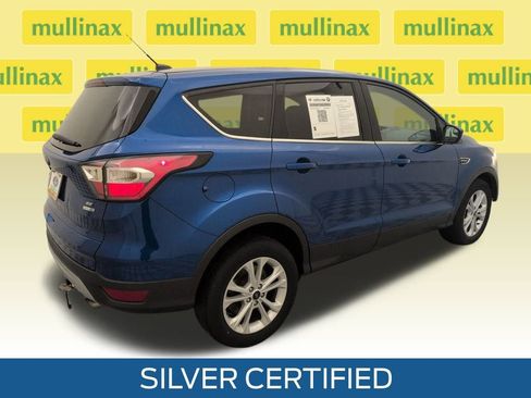 Used 2017 Ford Escape SE image 3