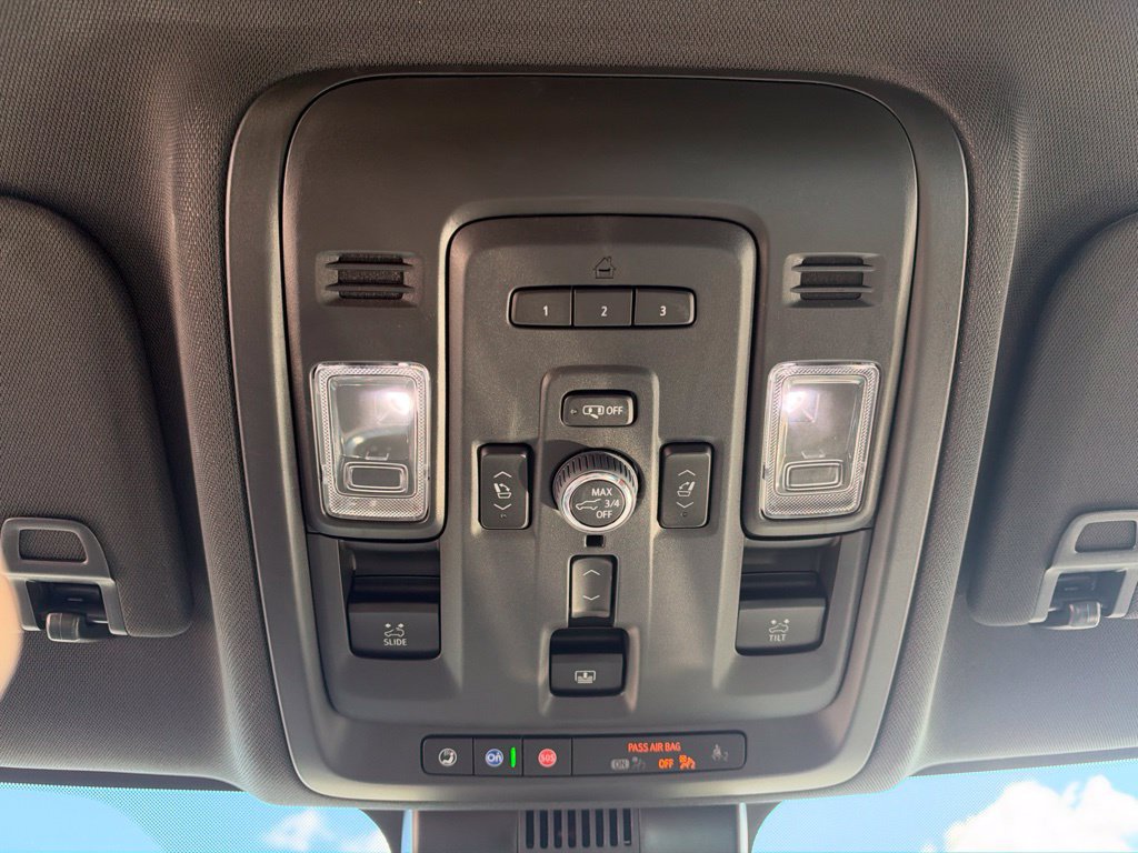 Used 2024 GMC Yukon AT4 w/ AT4 Premium Plus Package AWD/4WD image 22