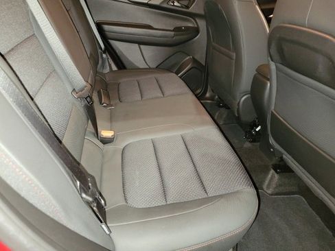 Used 2023 Chevrolet TrailBlazer RS image 35