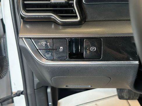 Used 2025 Kia Sportage SX FWD image 18