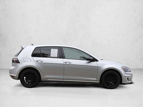 Used 2015 Volkswagen e-Golf SEL Premium FWD image 4
