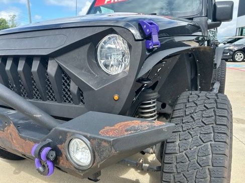Used 2018 Jeep Wrangler Unlimited Sport S AWD/4WD image 4