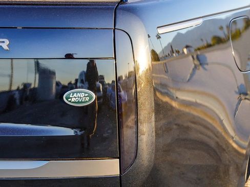 Used 2023 Land Rover Range Rover SE image 10