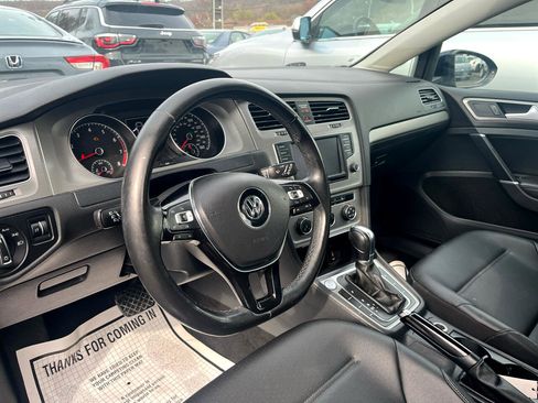 Used 2016 Volkswagen Golf Limited Edition image 18