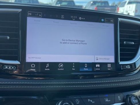 Used 2024 Chrysler Pacifica Limited FWD image 49